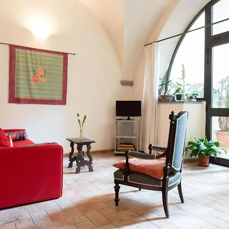 Characteristic Apartment In The Center Of Florence-2