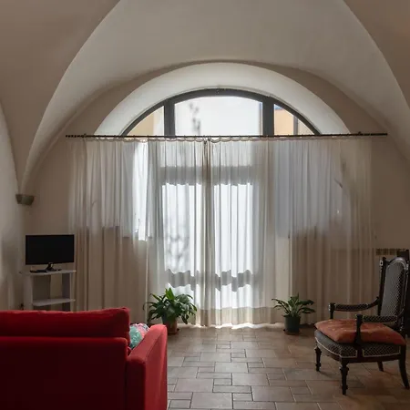 Characteristic Apartment In The Center Of Florence-3